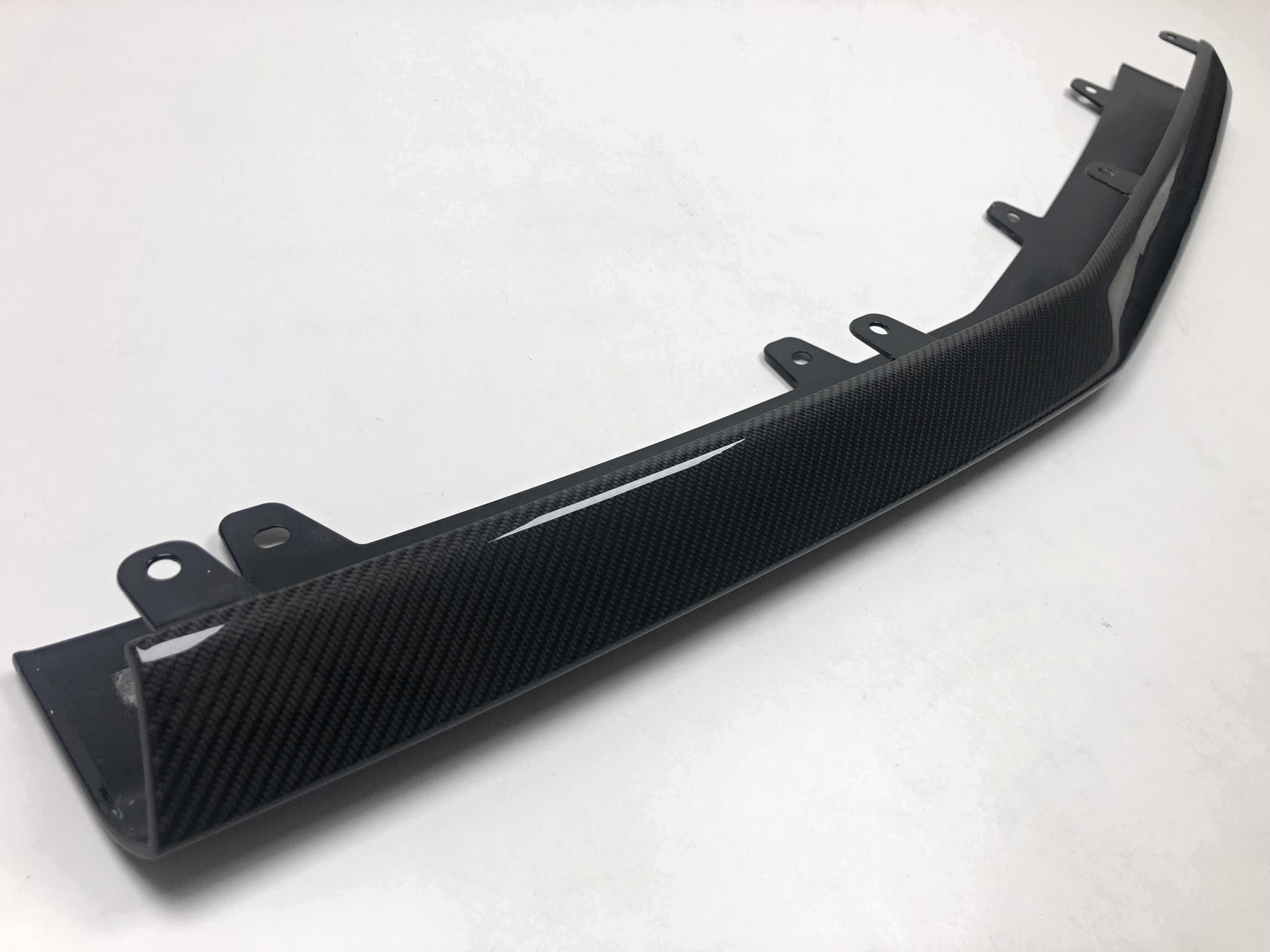 C63 AMG karbon spoiler nárazníku