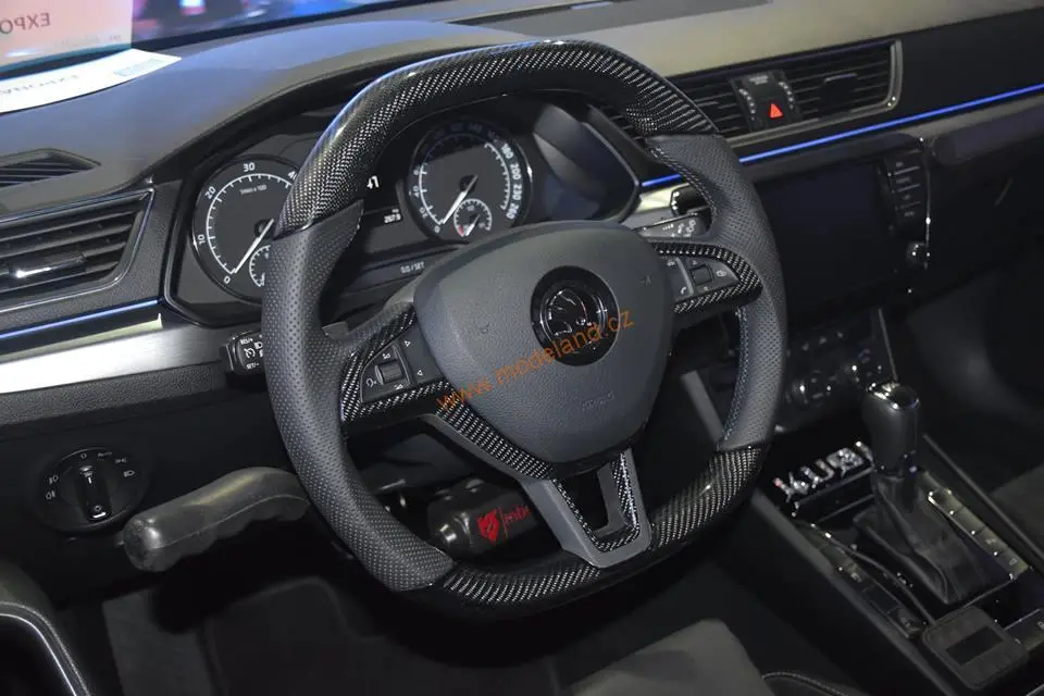 Karbonový volant Škoda Superb III - Úprava