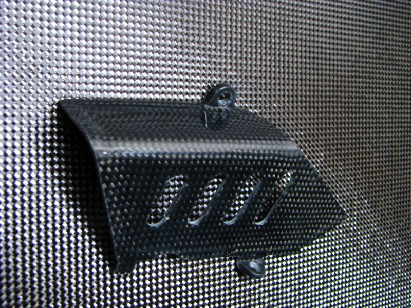 Carbon kryt řeťězu