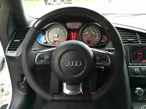 Karbonový volant Audi R8 - Úprava