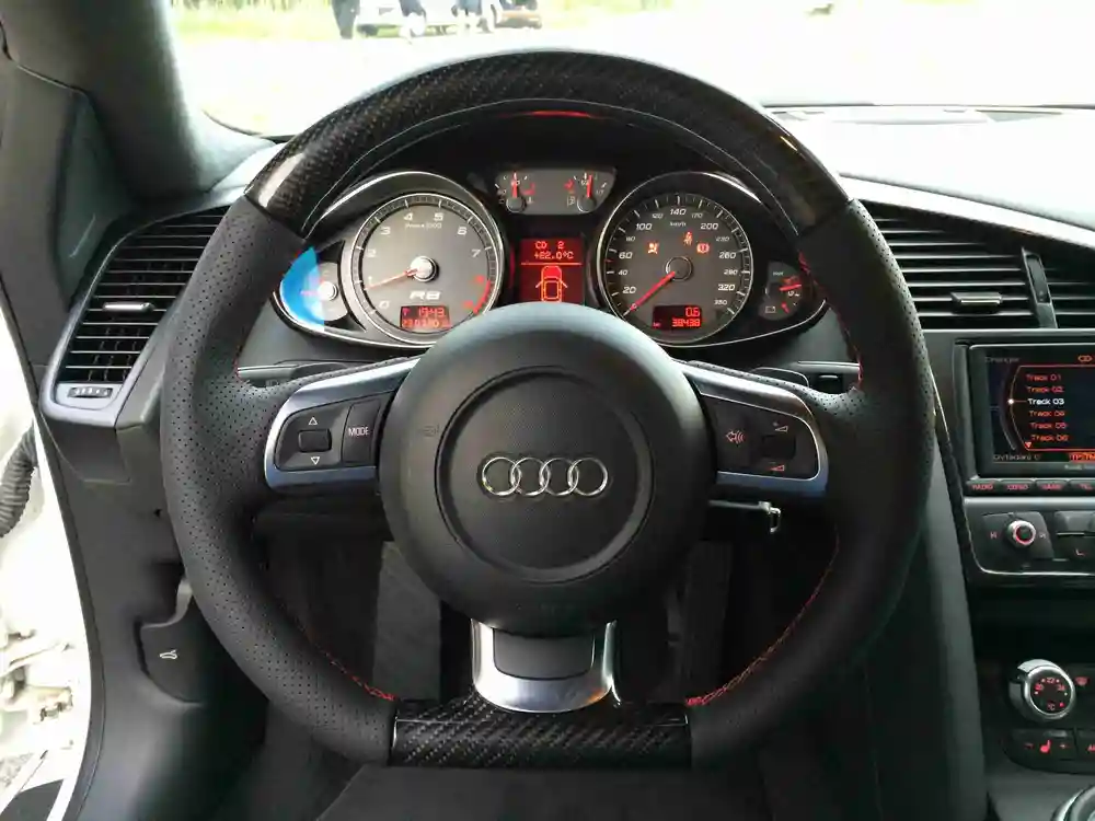 Karbonový volant Audi R8 - Úprava