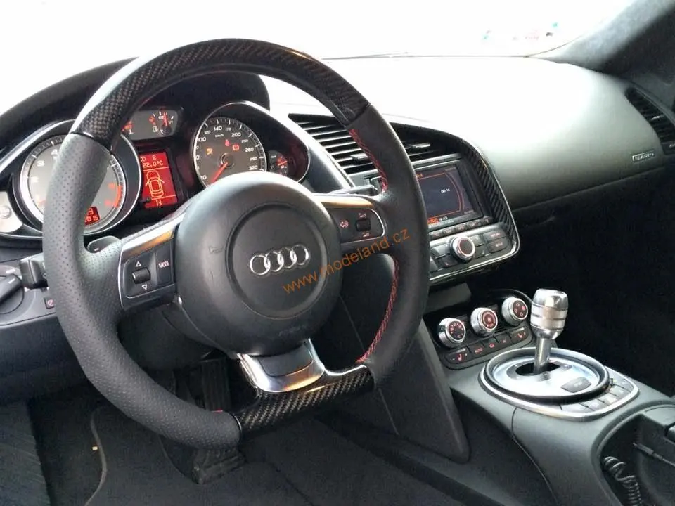 Karbonový volant Audi R8 - Úprava